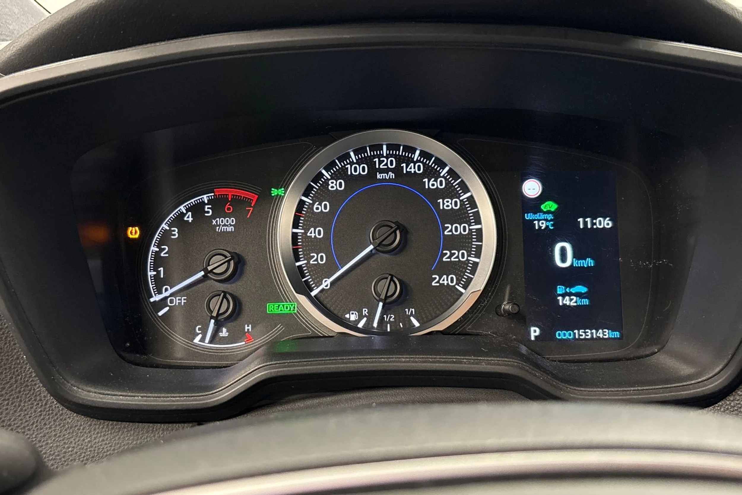 valkoinen Toyota Corolla 2019 kuva 16.