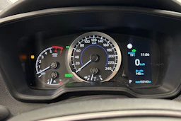 valkoinen Toyota Corolla 2019 kuva 16.