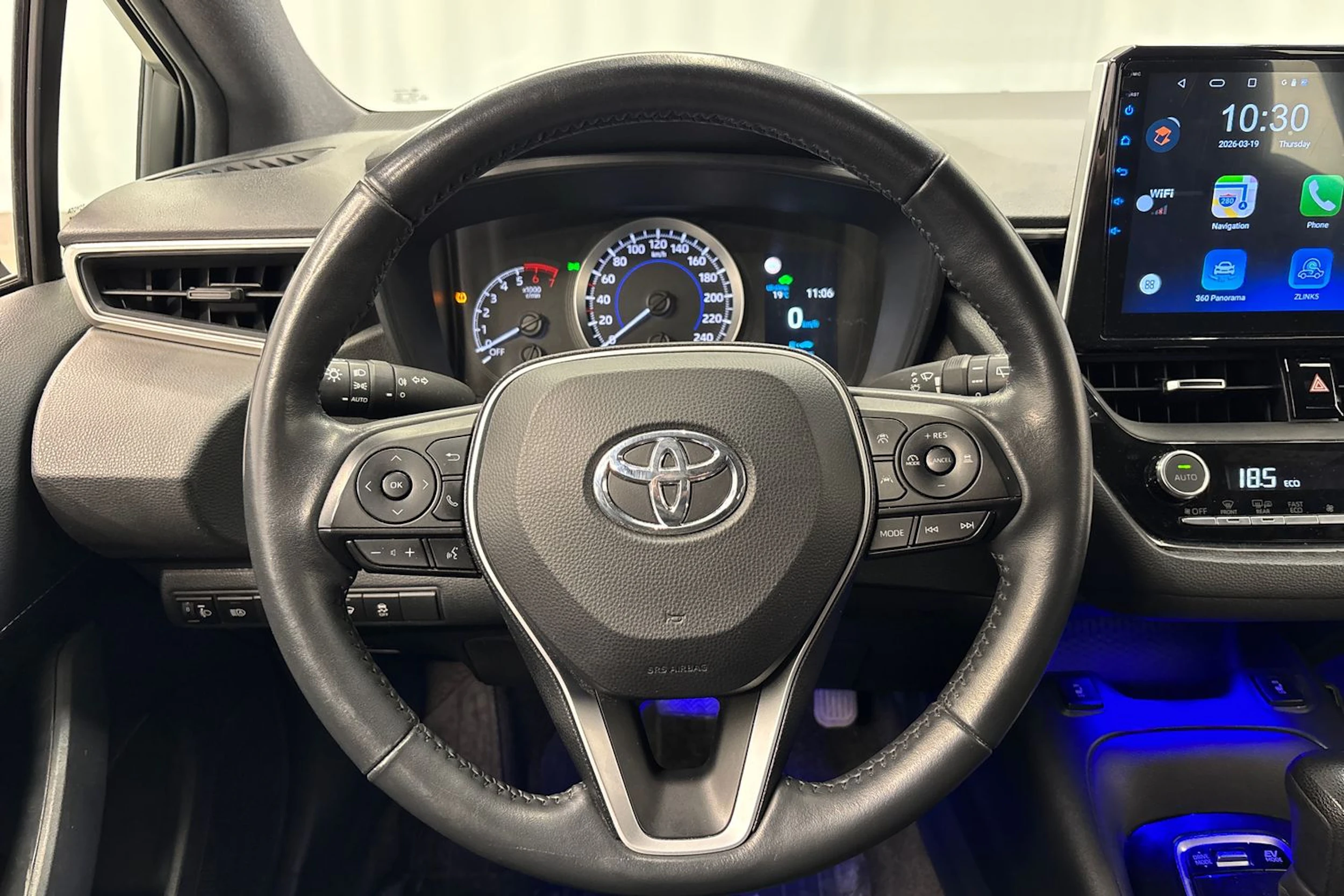 valkoinen Toyota Corolla 2019 kuva 19.