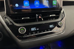 valkoinen Toyota Corolla 2019 kuva 21.