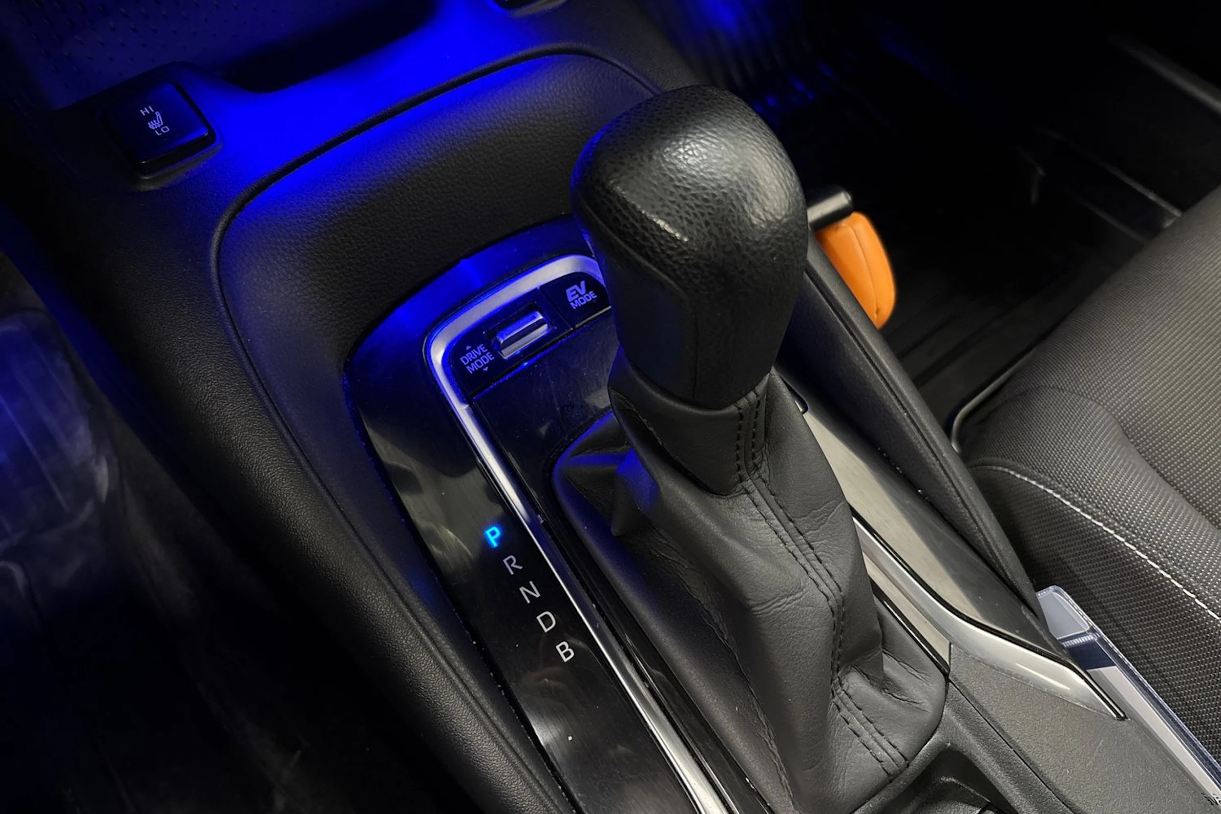 valkoinen Toyota Corolla 2019 kuva 22.