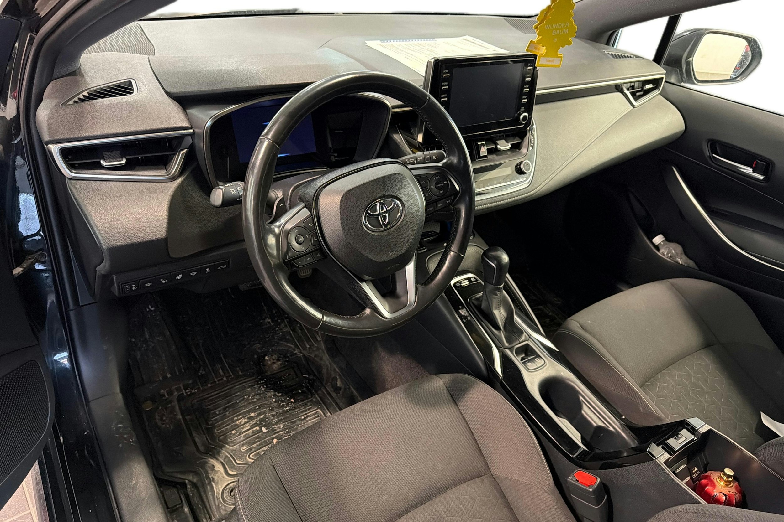 musta Toyota Corolla 2019 kuva 3.