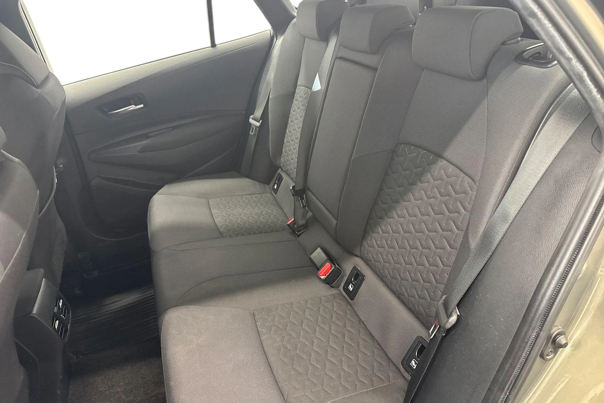 Vihreä Toyota Corolla 2019 kuva 8.