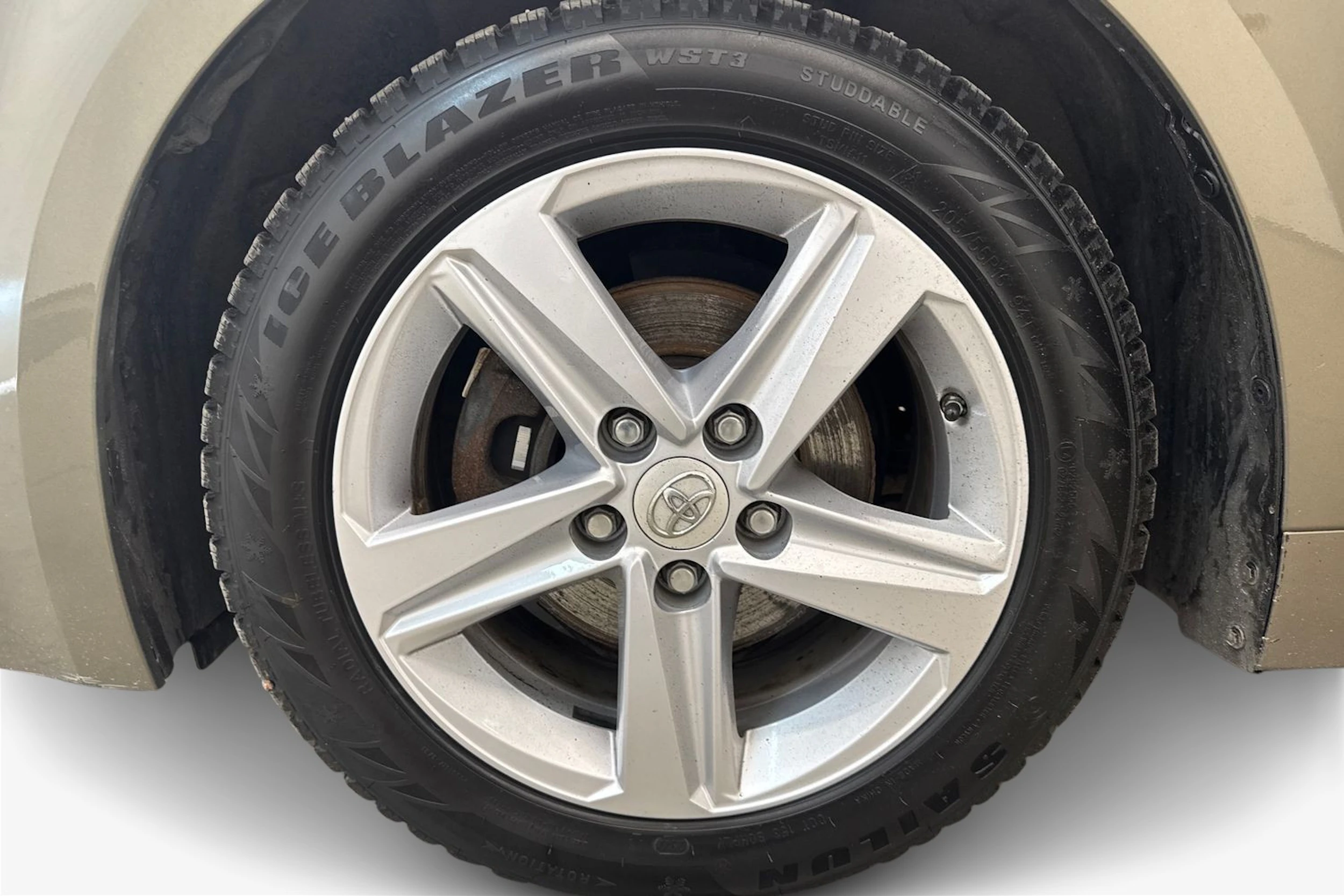 Vihreä Toyota Corolla 2019 kuva 9.