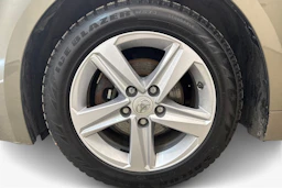 Vihreä Toyota Corolla 2019 kuva 9.