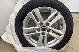 Vihreä Toyota Corolla 2019 kuva 11.