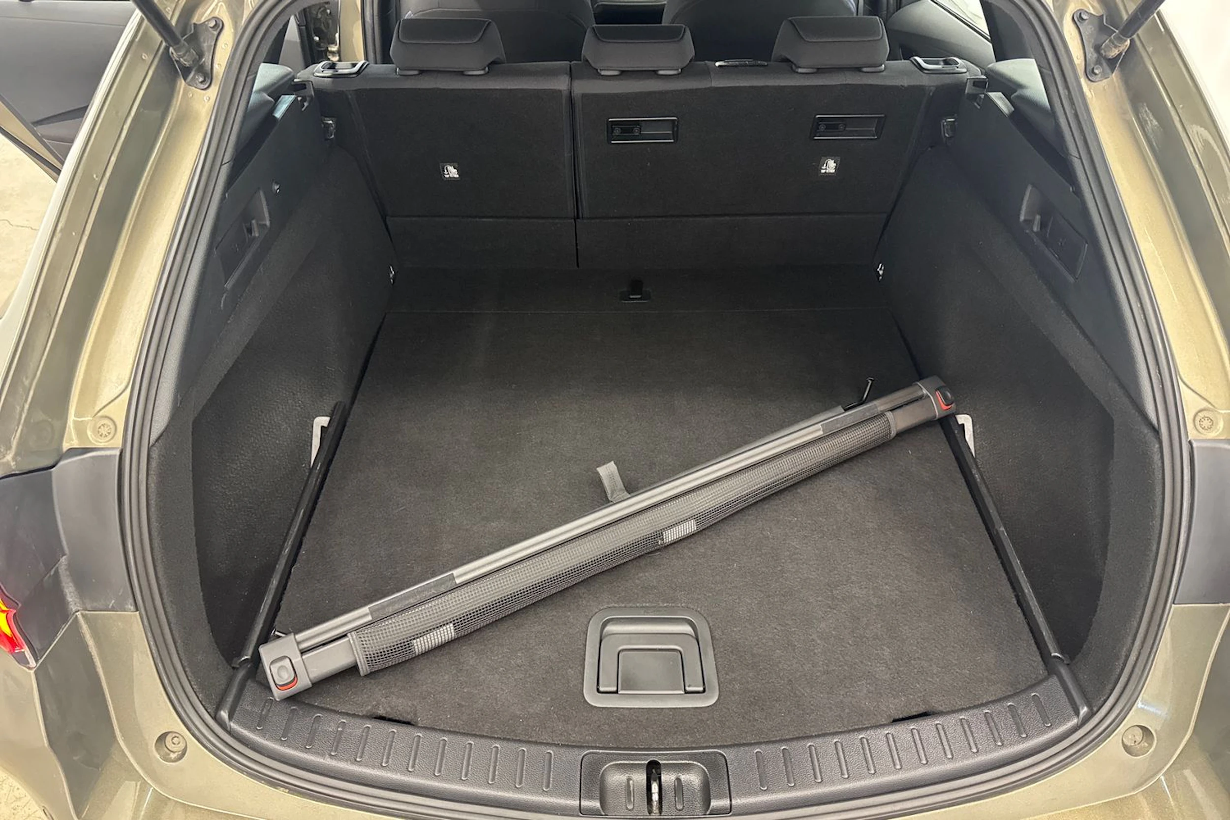 Vihreä Toyota Corolla 2019 kuva 13.