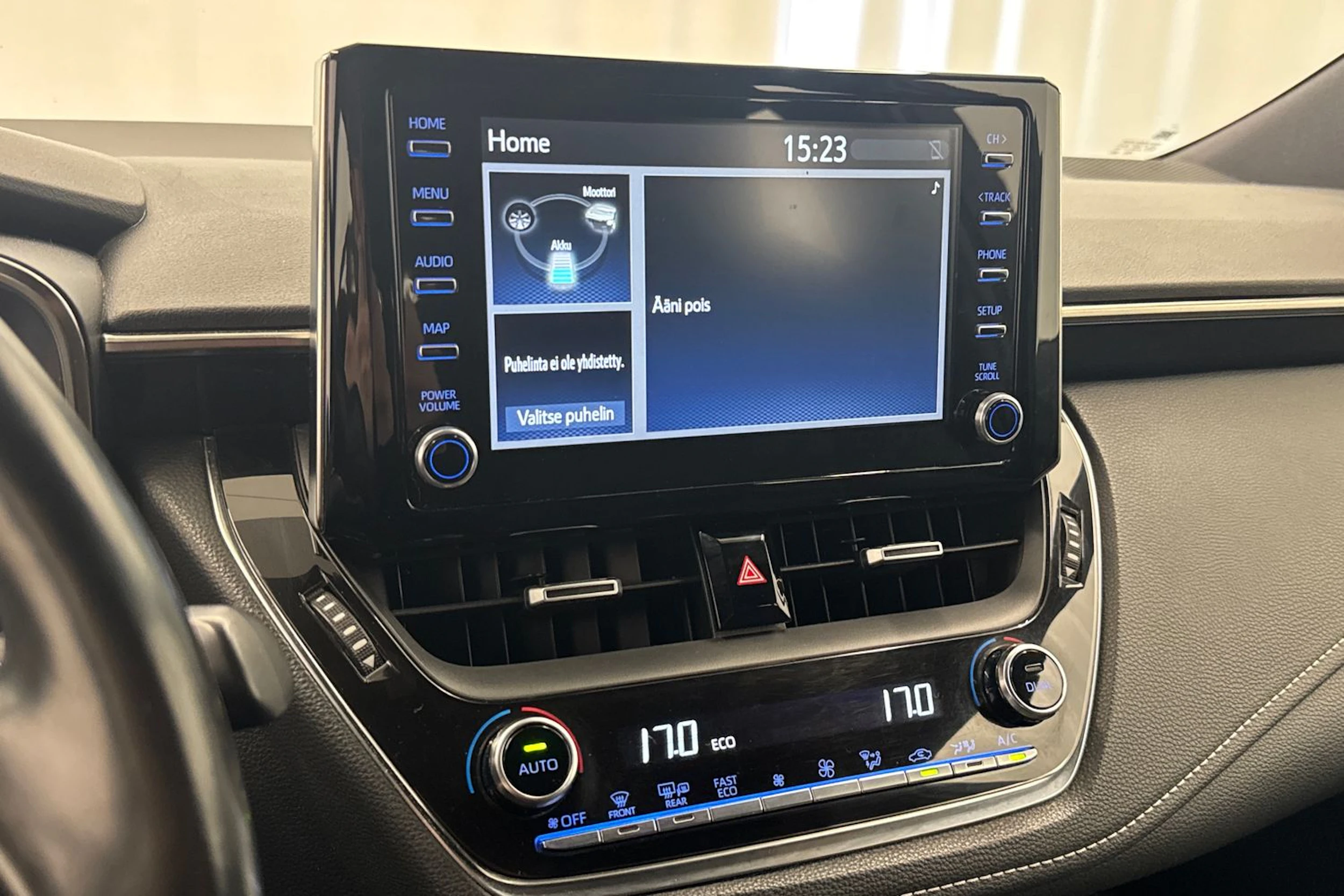 Vihreä Toyota Corolla 2019 kuva 16.