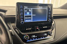 Vihreä Toyota Corolla 2019 kuva 16.