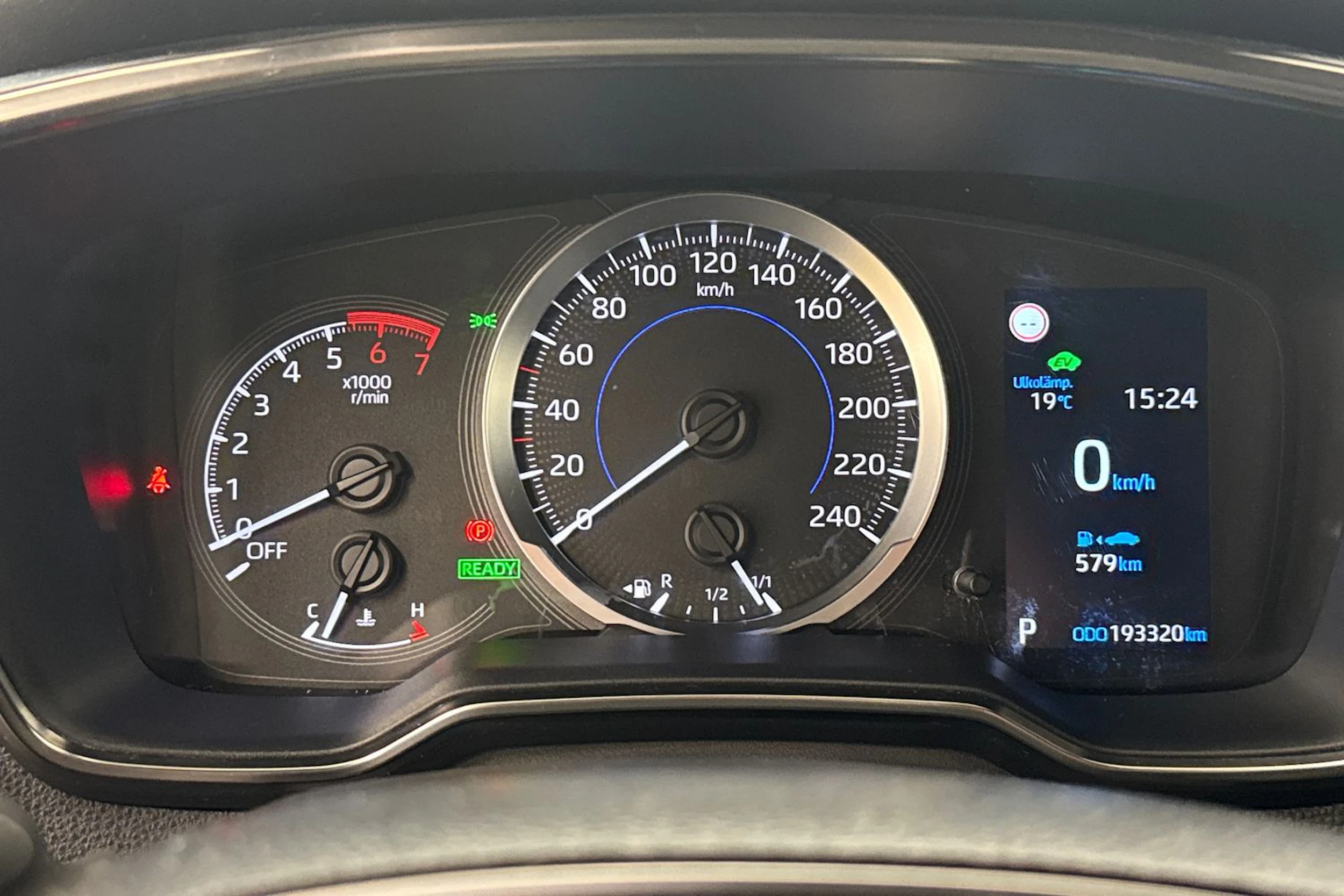 Vihreä Toyota Corolla 2019 kuva 18.