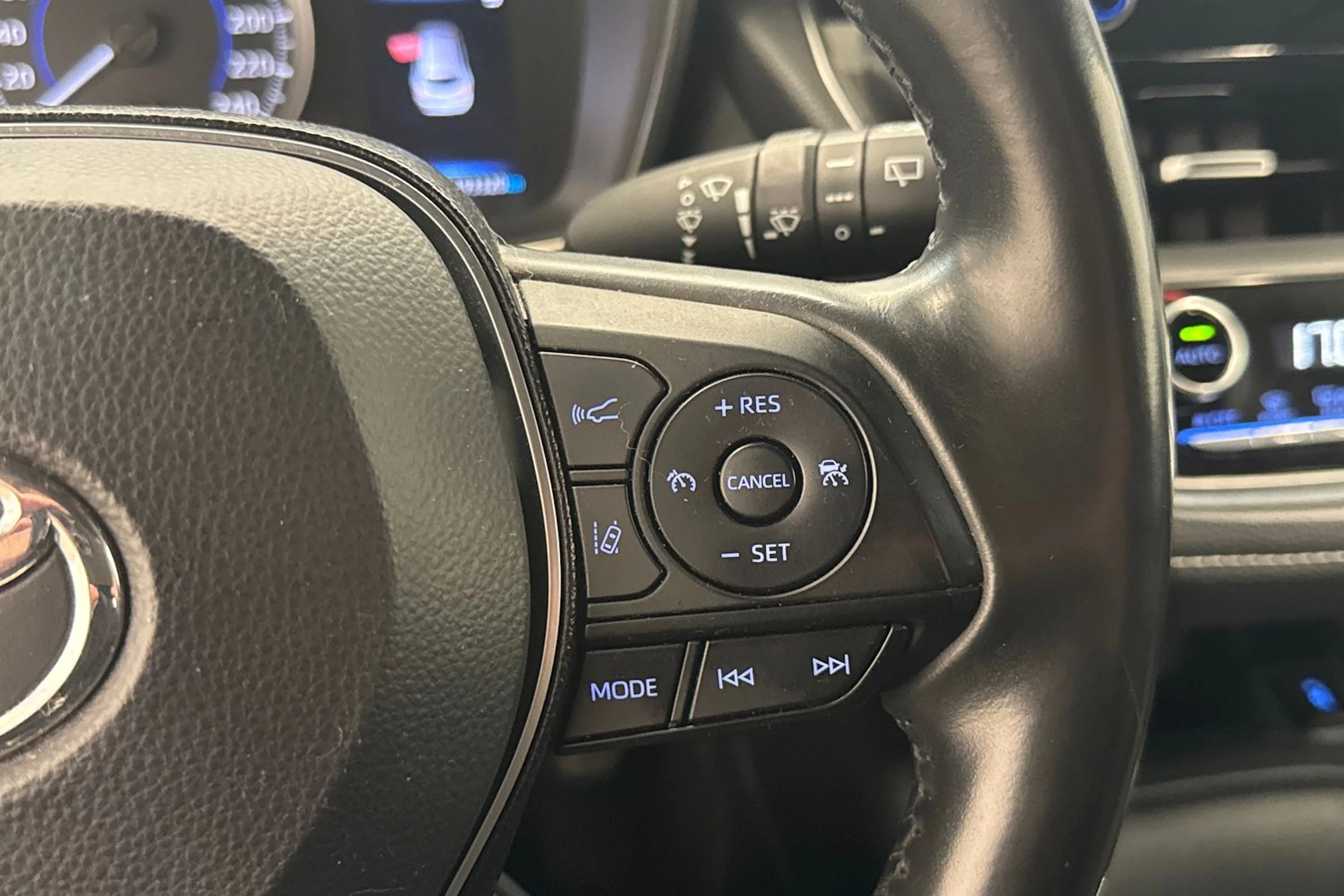 Vihreä Toyota Corolla 2019 kuva 20.