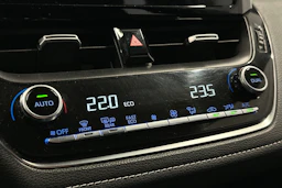 valkoinen Toyota Corolla 2020 kuva 23.