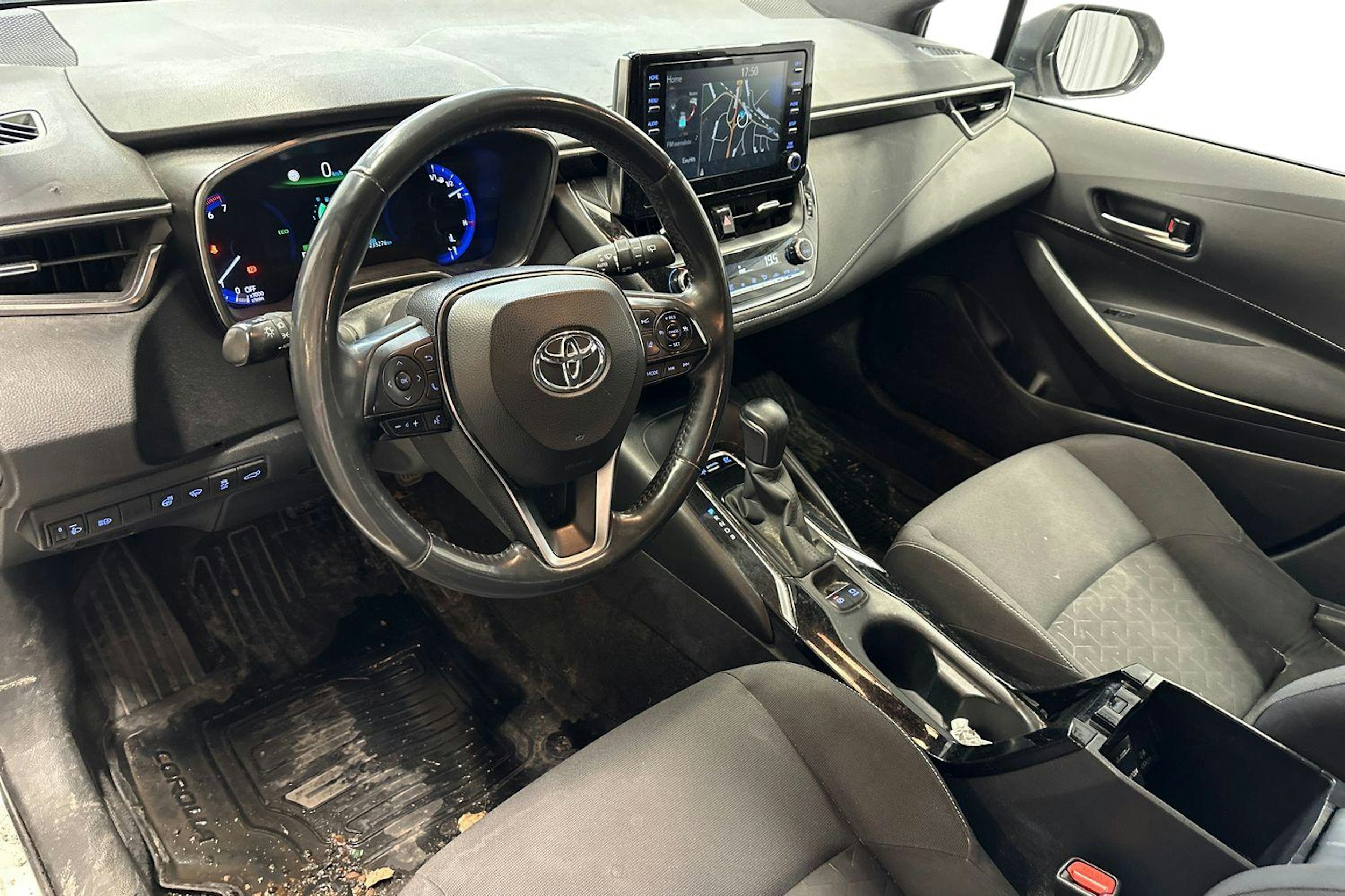 valkoinen Toyota Corolla 2020 kuva 3.