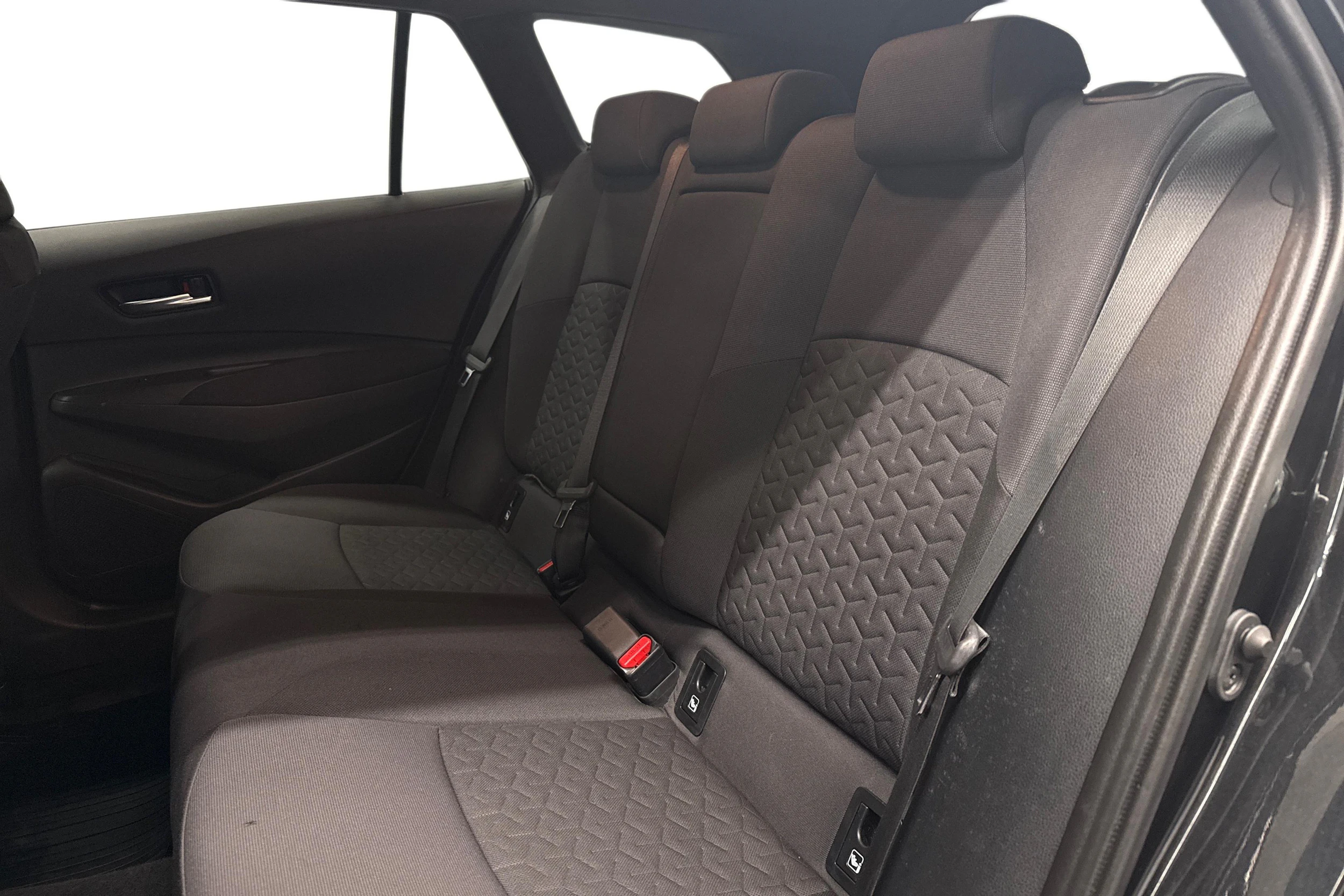 musta Toyota Corolla 2020 kuva 11.