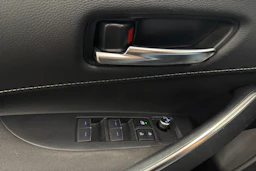 musta Toyota Corolla 2020 kuva 20.