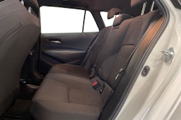 valkoinen Toyota Corolla 2020 kuva 10.
