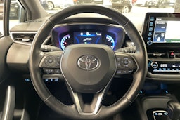 valkoinen Toyota Corolla 2020 kuva 15.