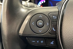 valkoinen Toyota Corolla 2020 kuva 17.