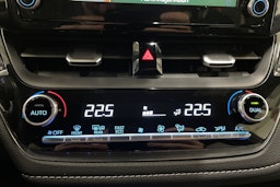 valkoinen Toyota Corolla 2020 kuva 25.