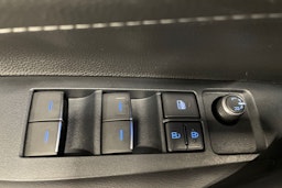 valkoinen Toyota Corolla 2020 kuva 30.