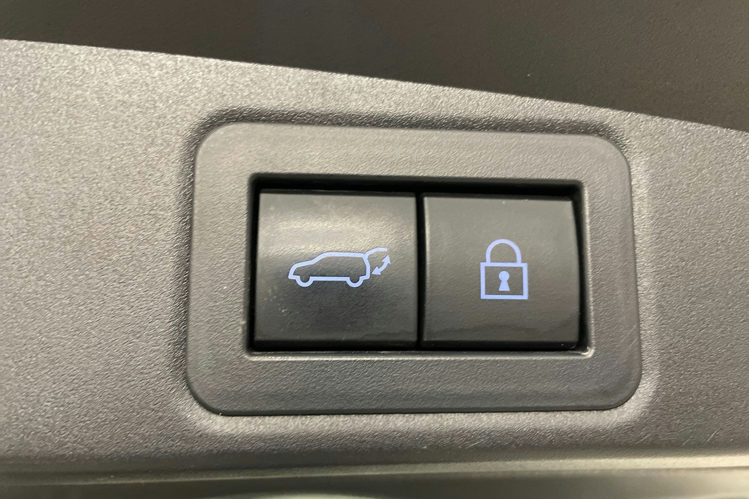 valkoinen Toyota Corolla 2020 kuva 34.