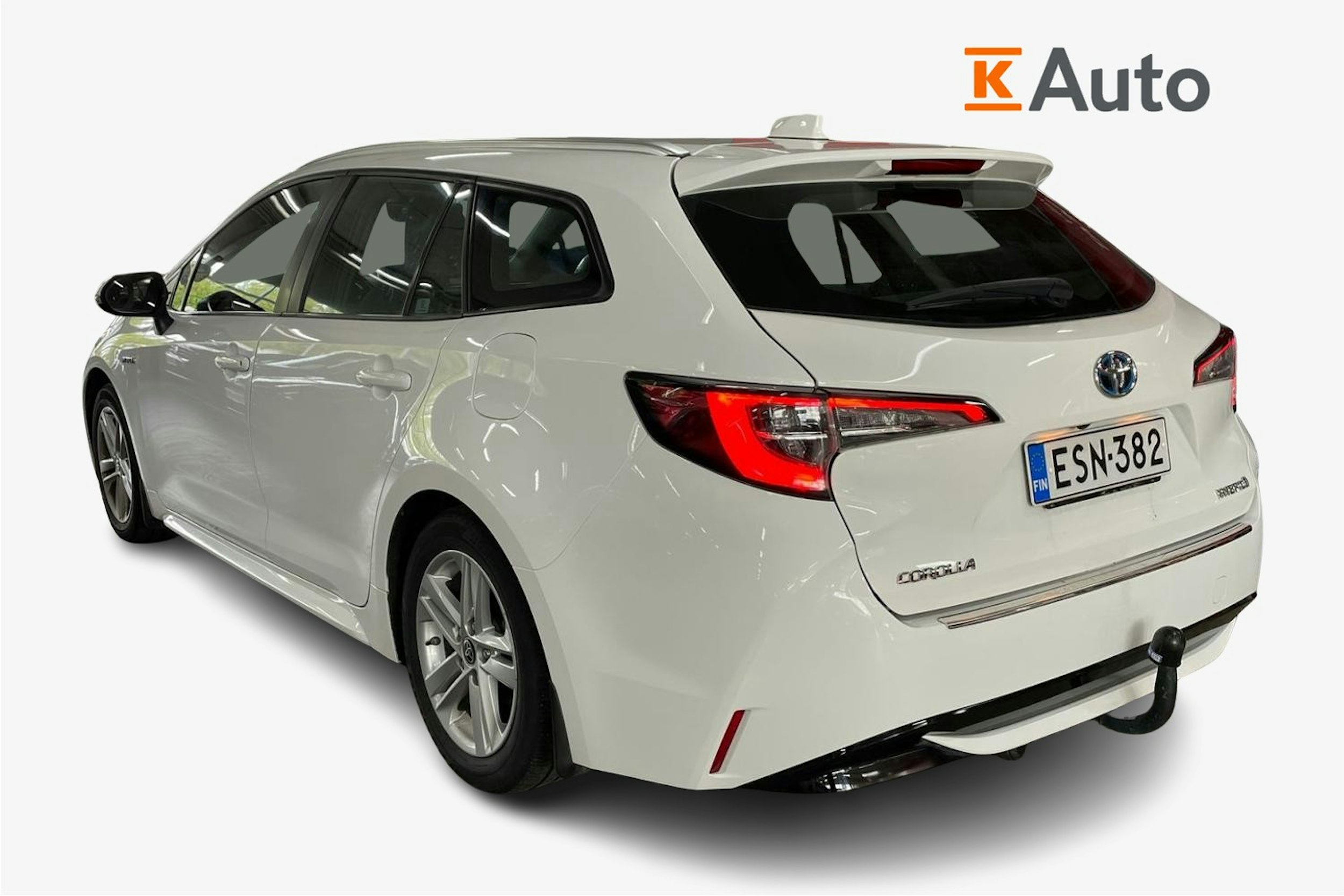 Valkoinen Toyota Corolla 2020 kuva 2.