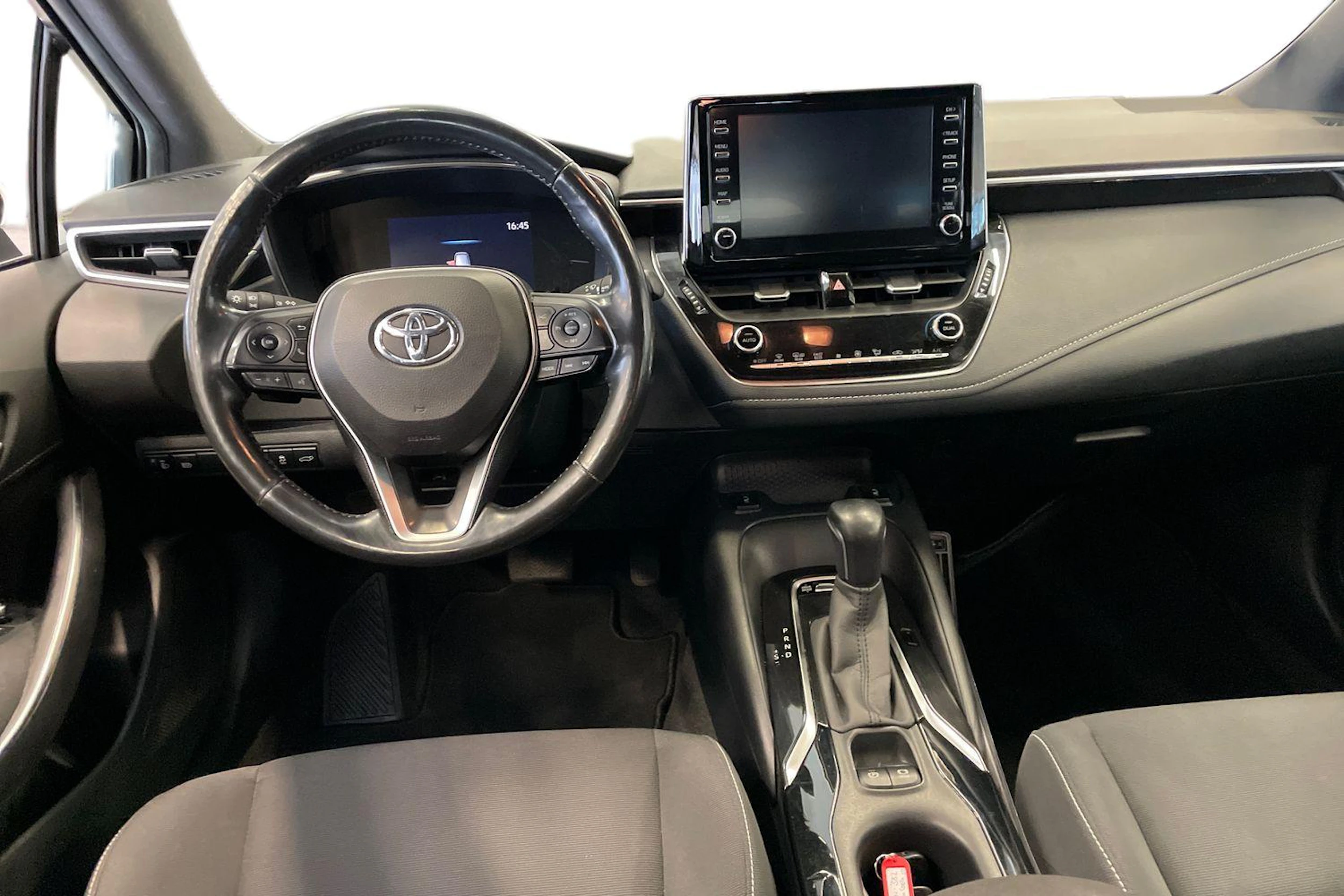 valkoinen Toyota Corolla 2020 kuva 7.