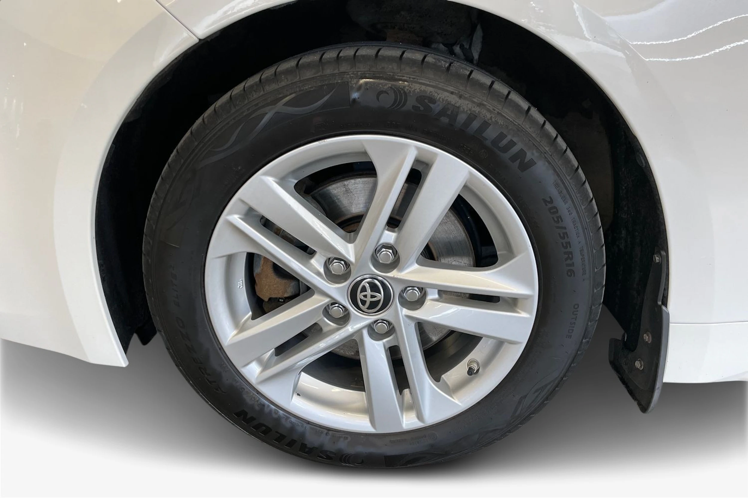valkoinen Toyota Corolla 2020 kuva 9.