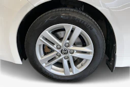valkoinen Toyota Corolla 2020 kuva 9.