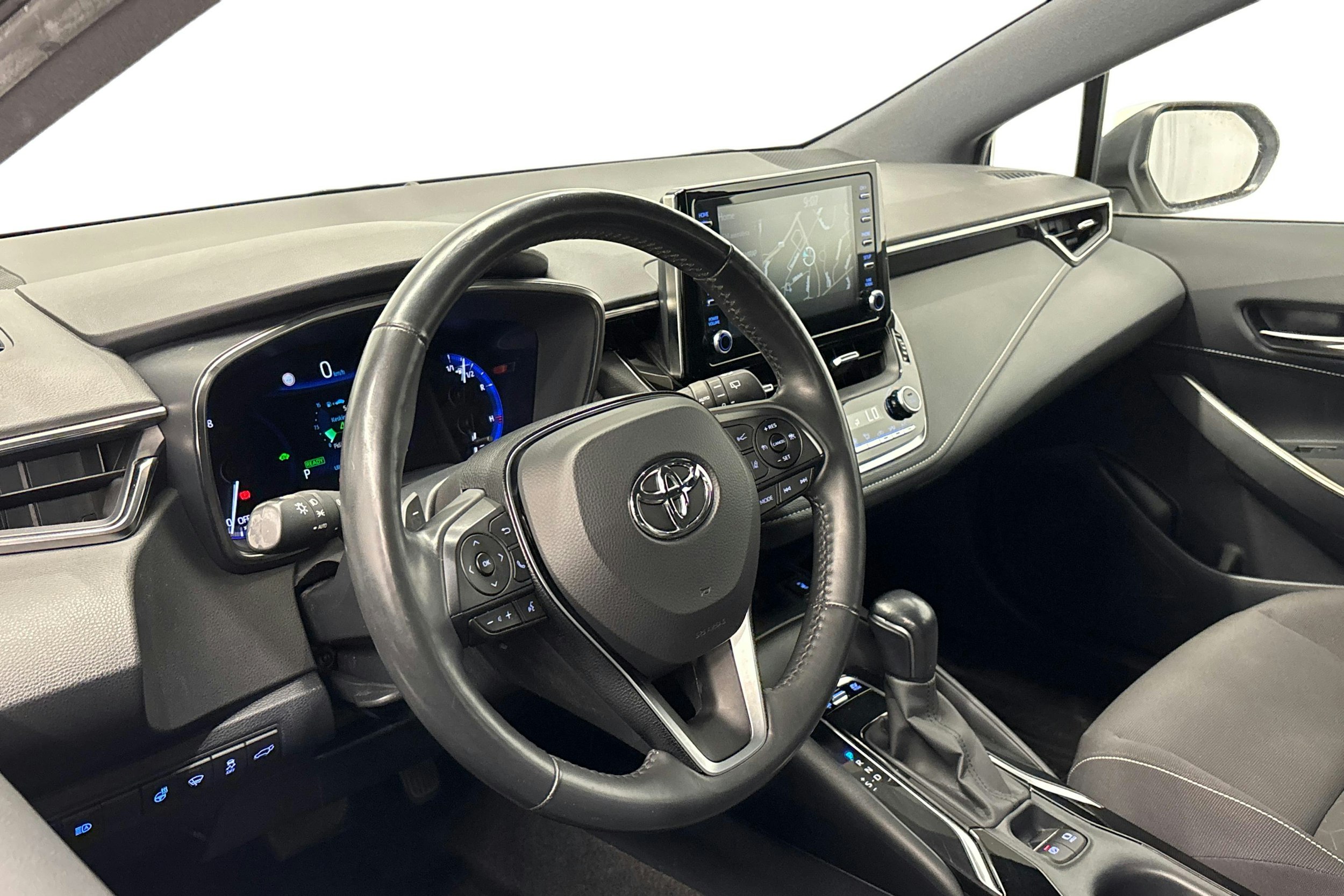valkoinen Toyota Corolla 2020 kuva 7.