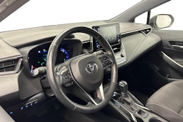 valkoinen Toyota Corolla 2020 kuva 7.