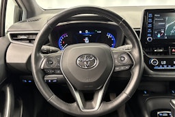 valkoinen Toyota Corolla 2020 kuva 16.