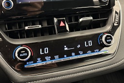 valkoinen Toyota Corolla 2020 kuva 25.