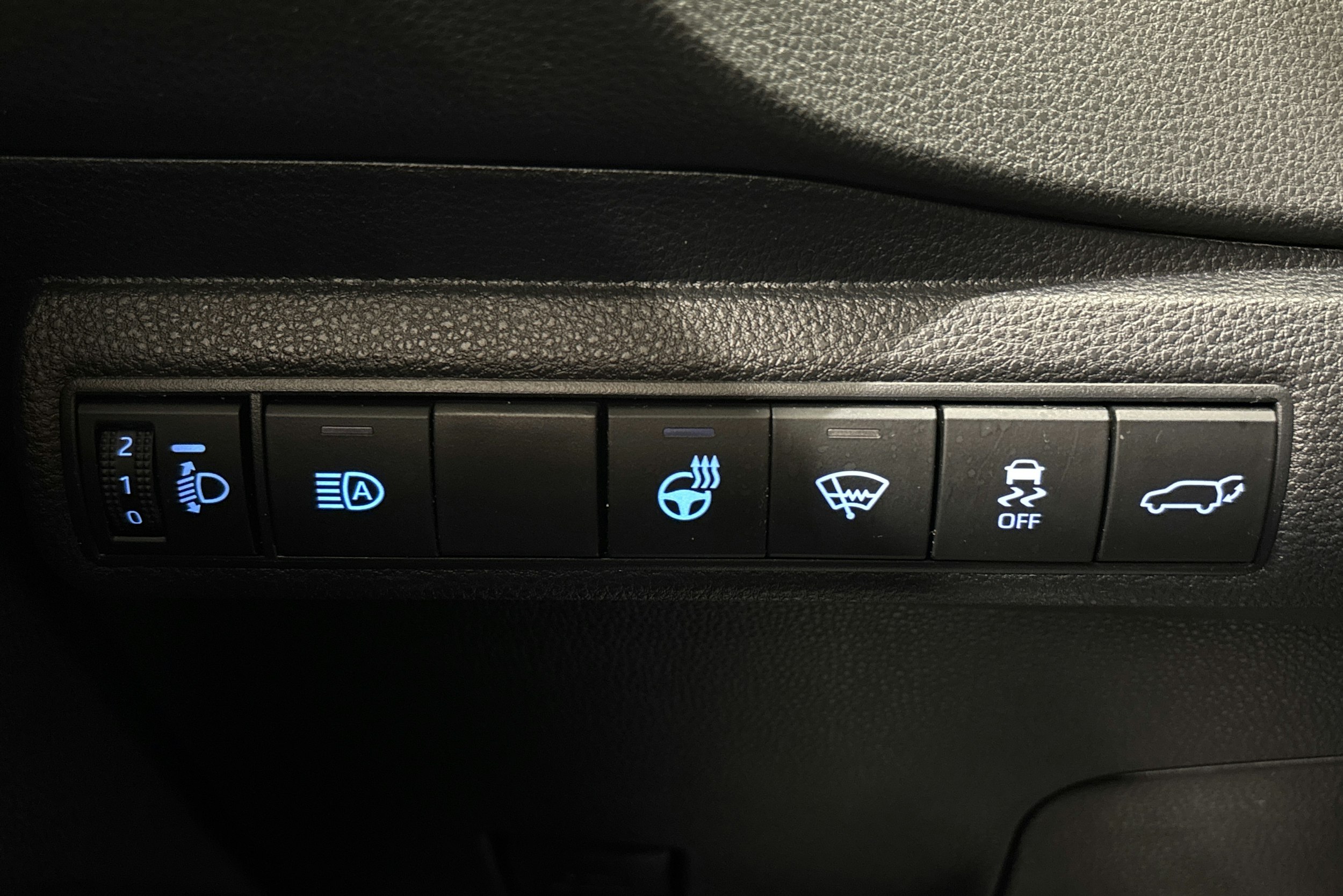 valkoinen Toyota Corolla 2020 kuva 29.