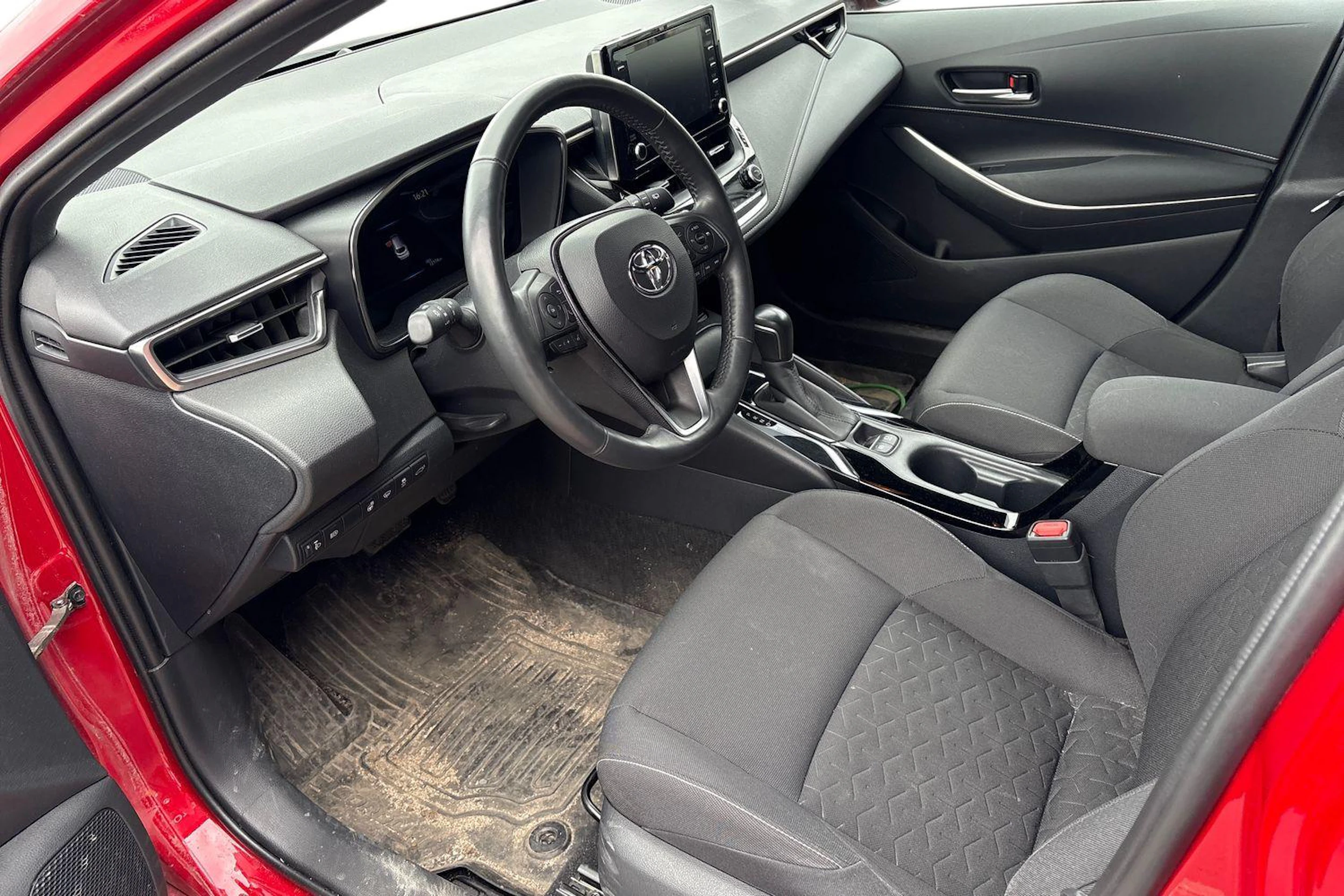 punainen Toyota Corolla 2020 kuva 3.