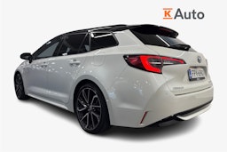 Valkoinen Toyota Corolla 2020 kuva 2.
