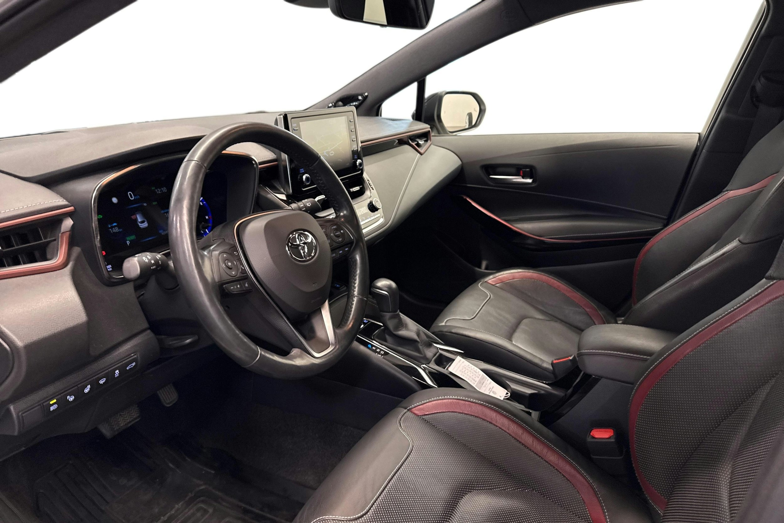Valkoinen Toyota Corolla 2020 kuva 6.