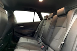 Valkoinen Toyota Corolla 2020 kuva 8.