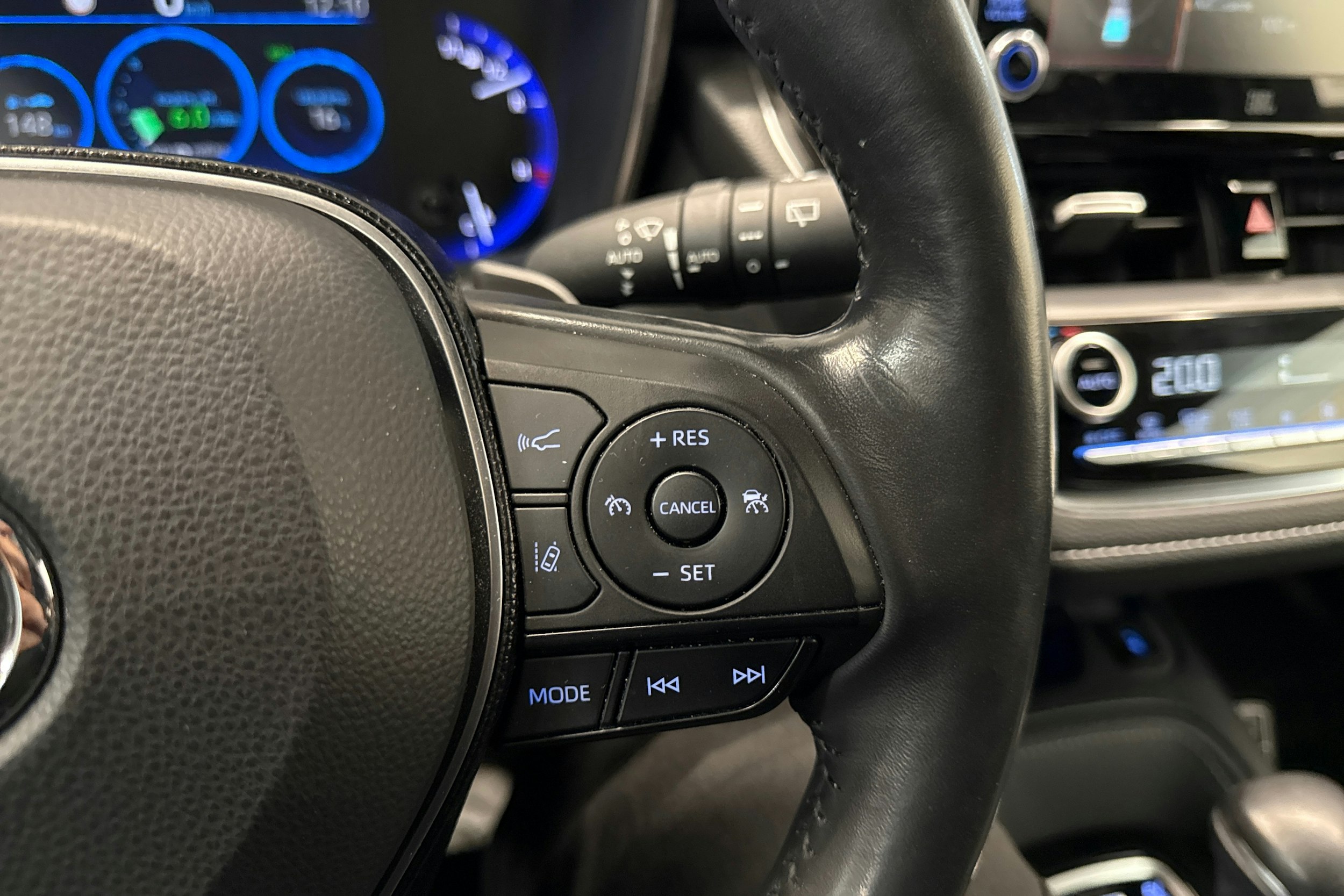 Valkoinen Toyota Corolla 2020 kuva 14.