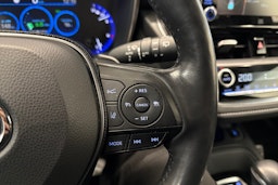 Valkoinen Toyota Corolla 2020 kuva 14.