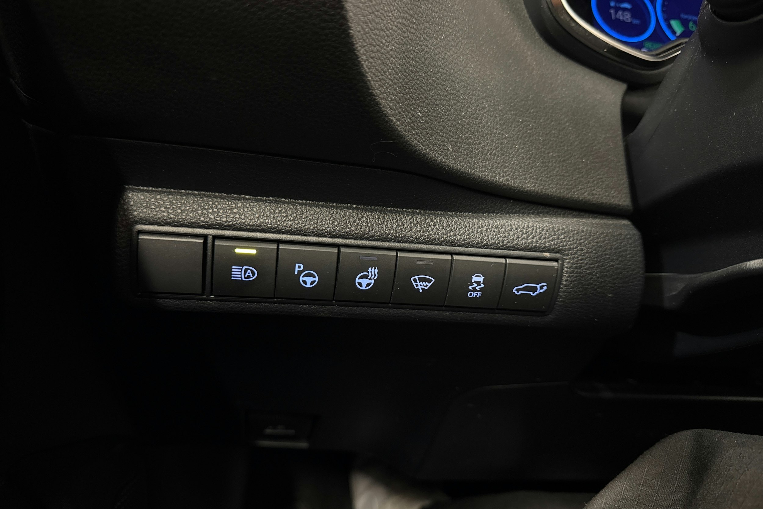 Valkoinen Toyota Corolla 2020 kuva 15.