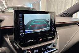 Valkoinen Toyota Corolla 2020 kuva 18.