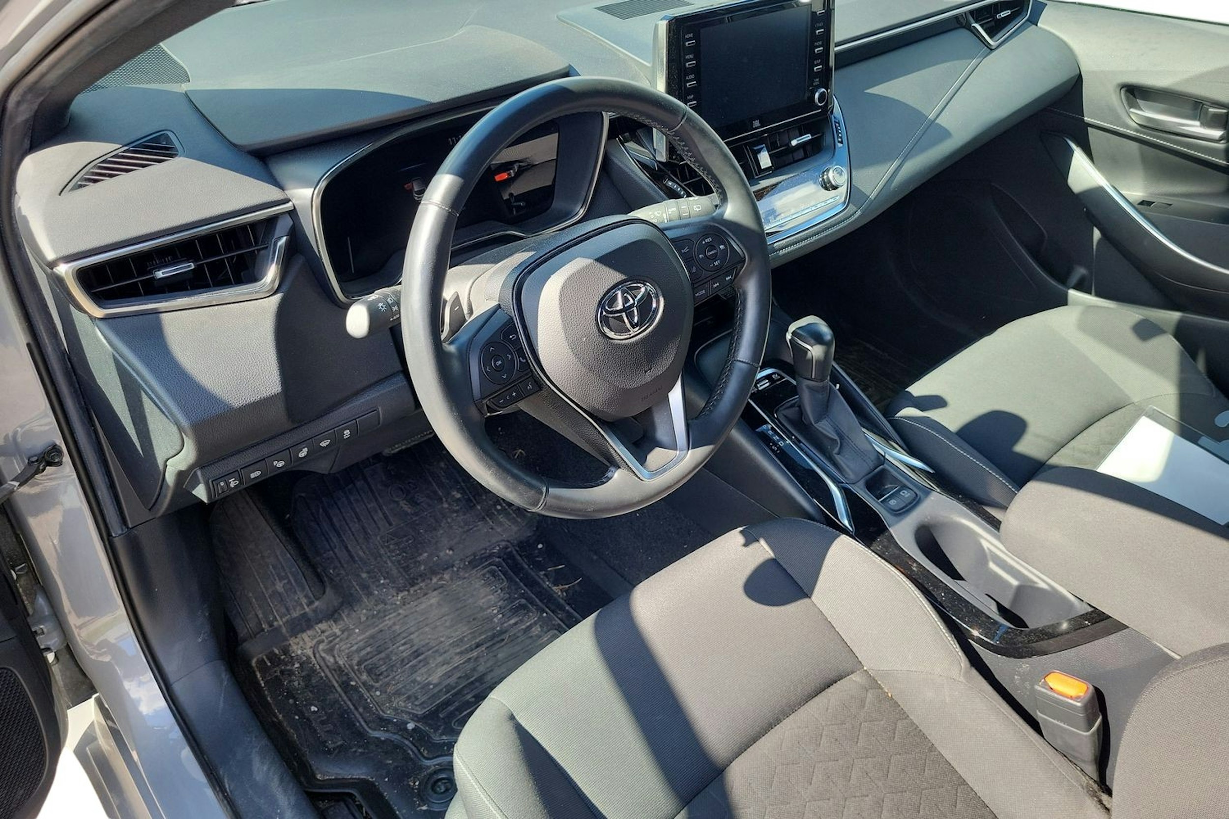 harmaa Toyota Corolla 2020 kuva 3.