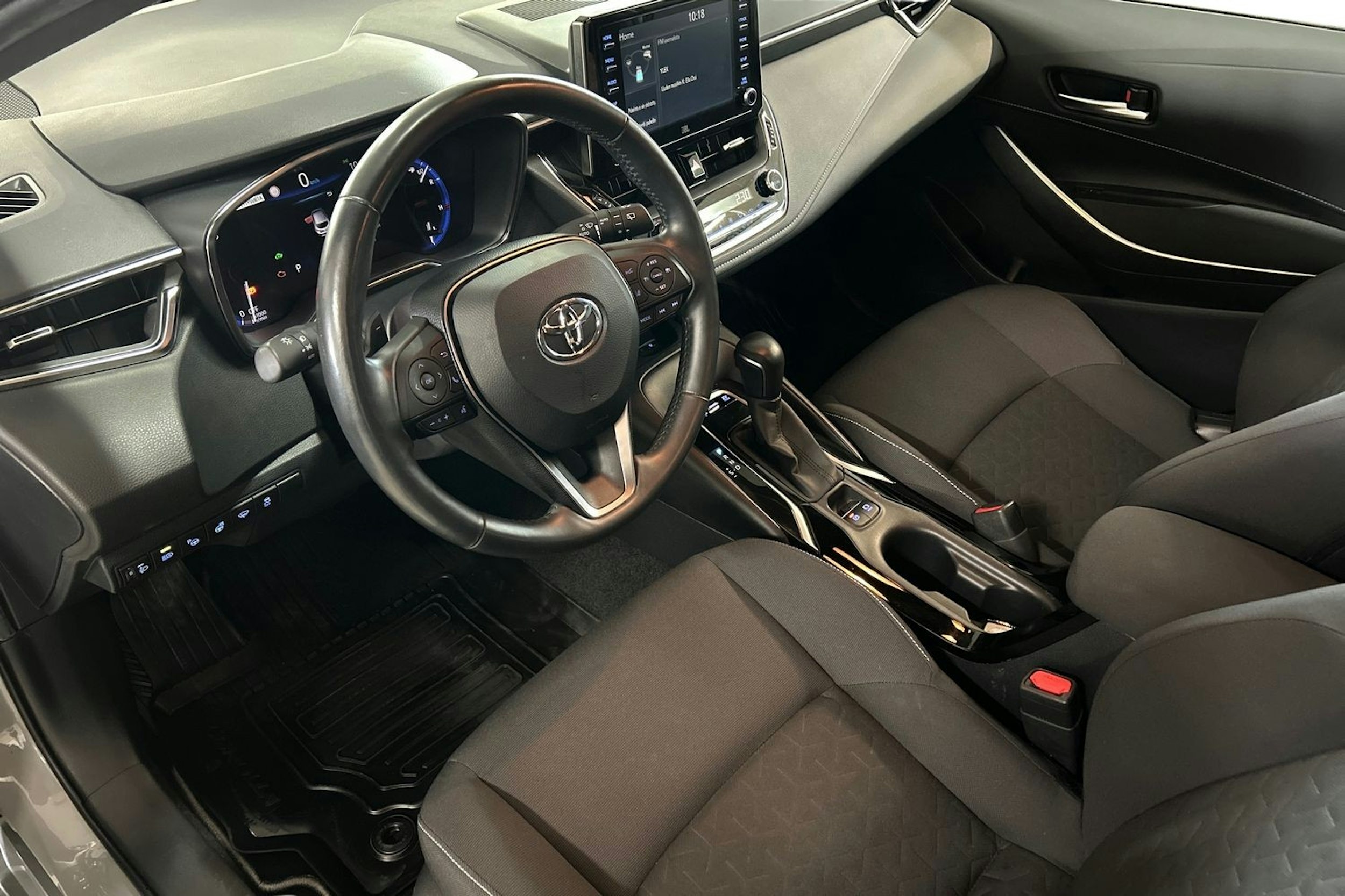 harmaa Toyota Corolla 2020 kuva 7.