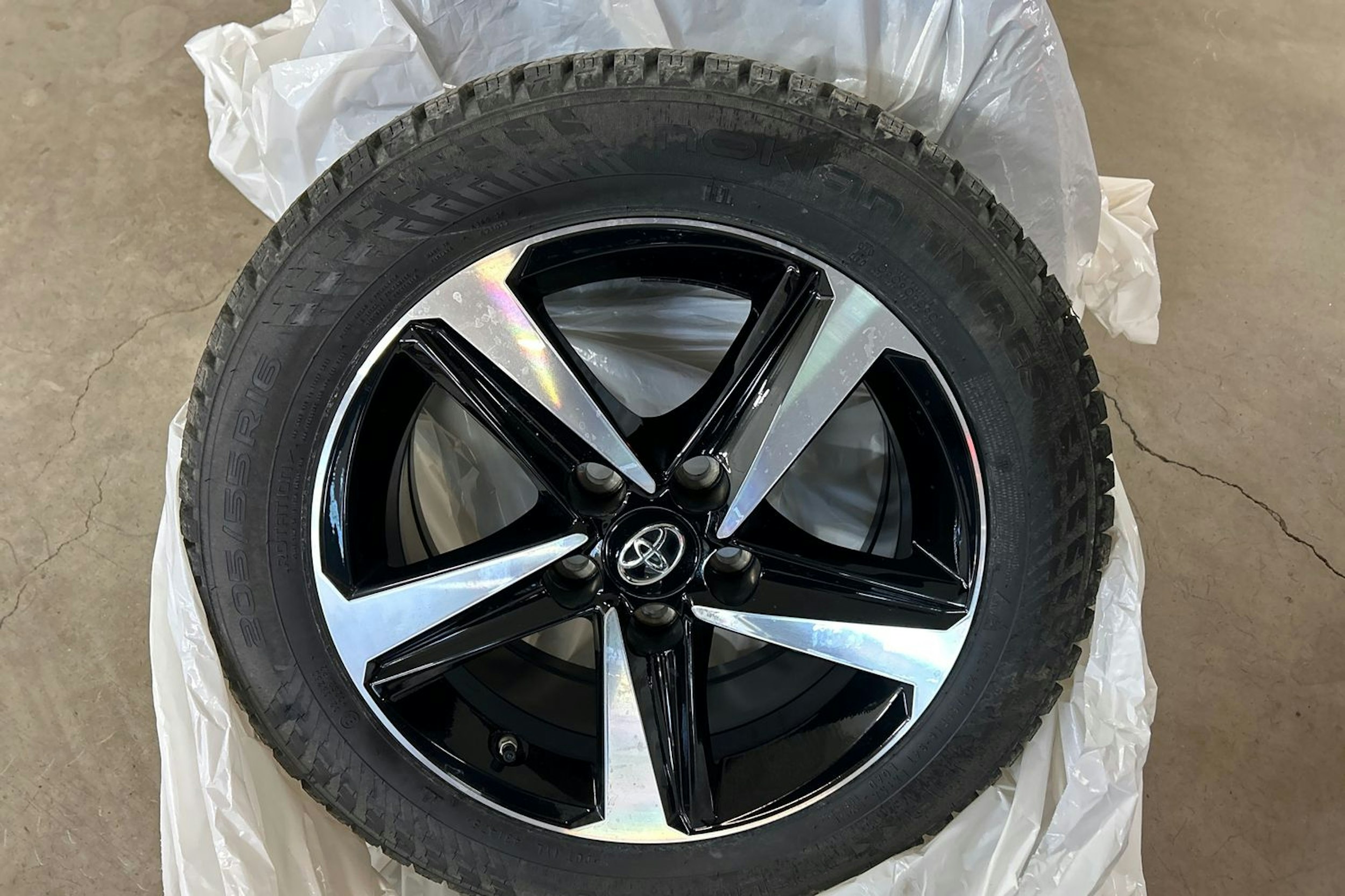harmaa Toyota Corolla 2020 kuva 13.