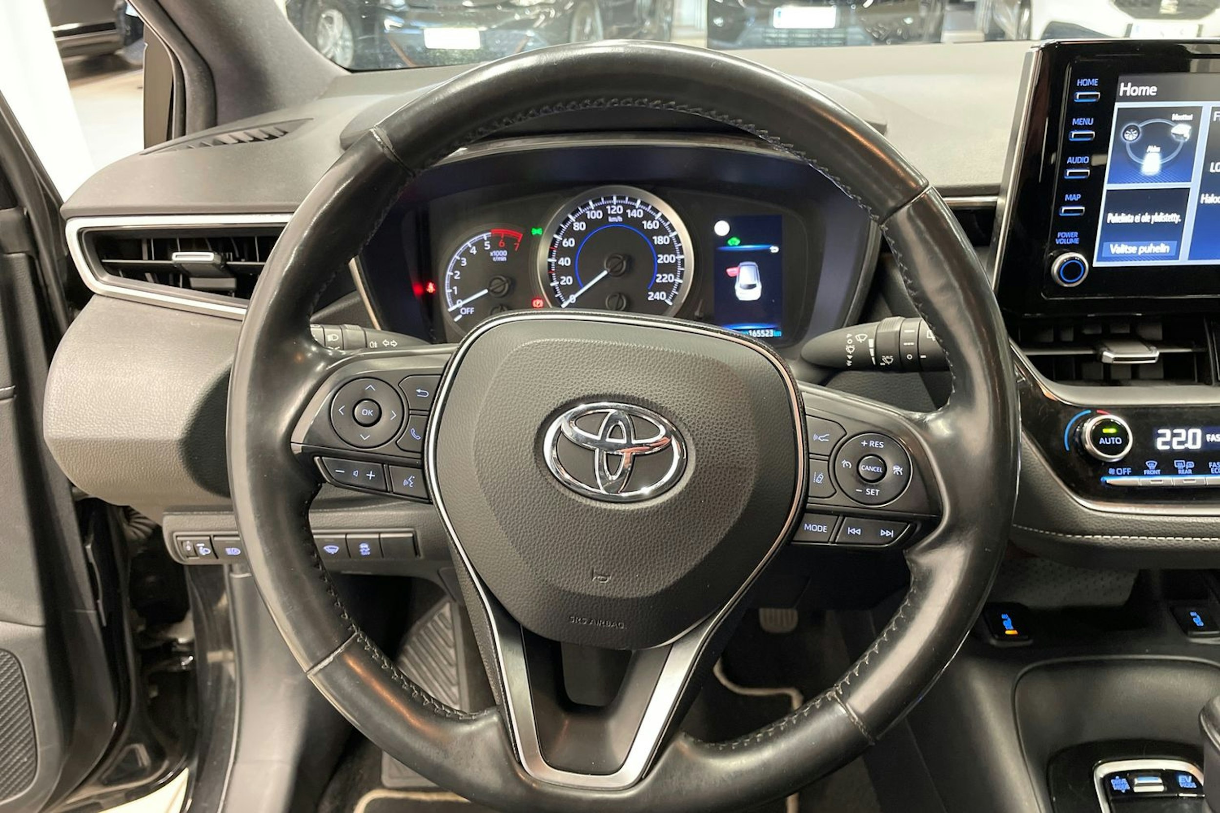 Musta Toyota Corolla 2020 kuva 11.