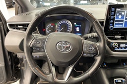 Musta Toyota Corolla 2020 kuva 11.