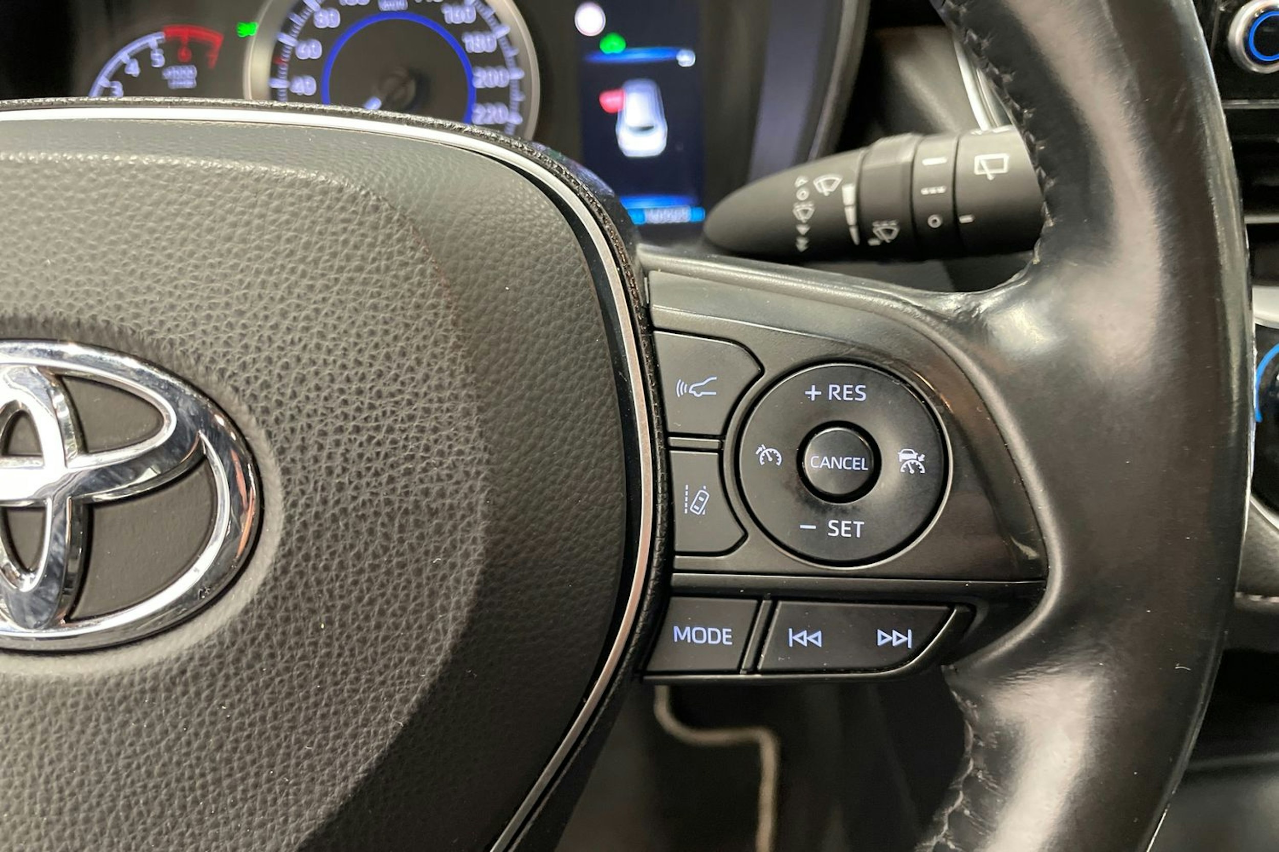 Musta Toyota Corolla 2020 kuva 12.