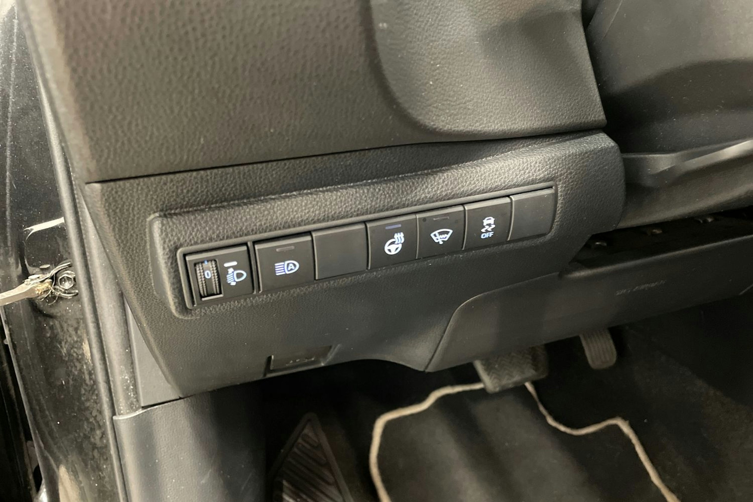 Musta Toyota Corolla 2020 kuva 16.