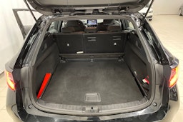 Musta Toyota Corolla 2020 kuva 18.